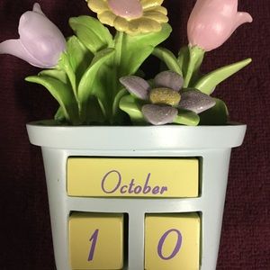 Russ Berrie Handcrafted Flower Pot Desk Calendar Hand painted